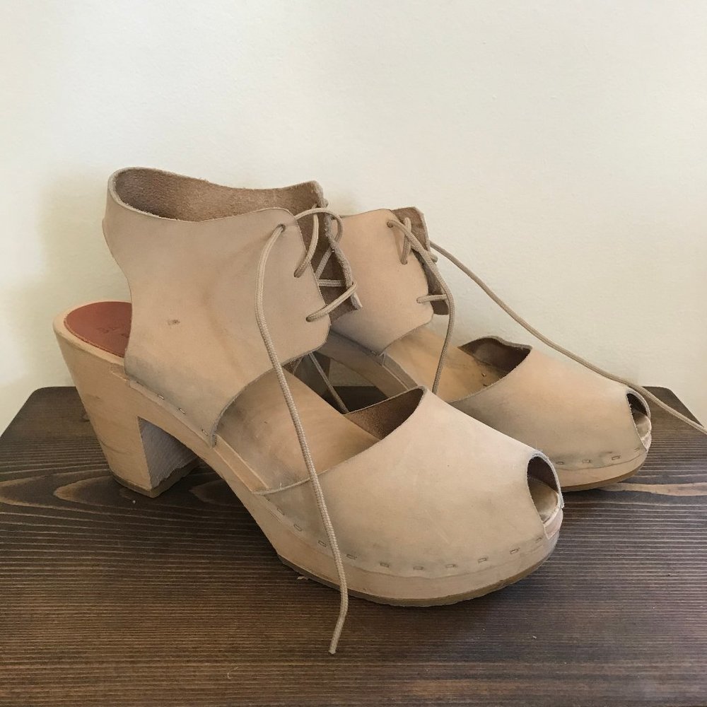 Bryr Clogs Nude Lace-up Peep toe 9, 39